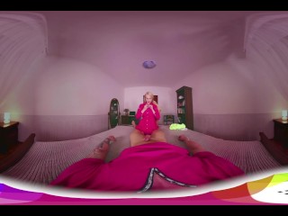 [HOLIVR 360 VR Porn] Stepsister loves blowing My dick